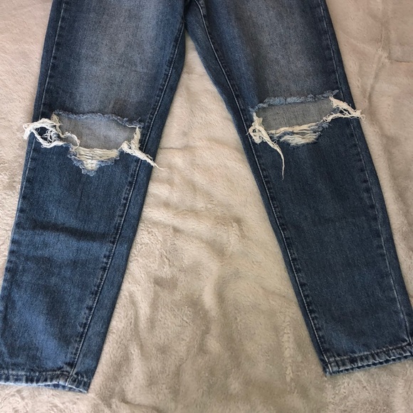 NEW MISSGUIDED Riot High Rise Mom jeans - Picture 3 of 7